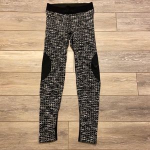 NIKE PRO HYPERWARM LEGGINGS SIZE MEDIUM